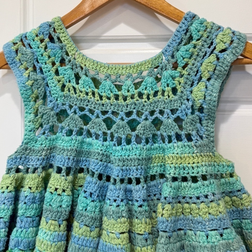Cropped Crochet Swing Ruffle Tank - Picture 2 of 5